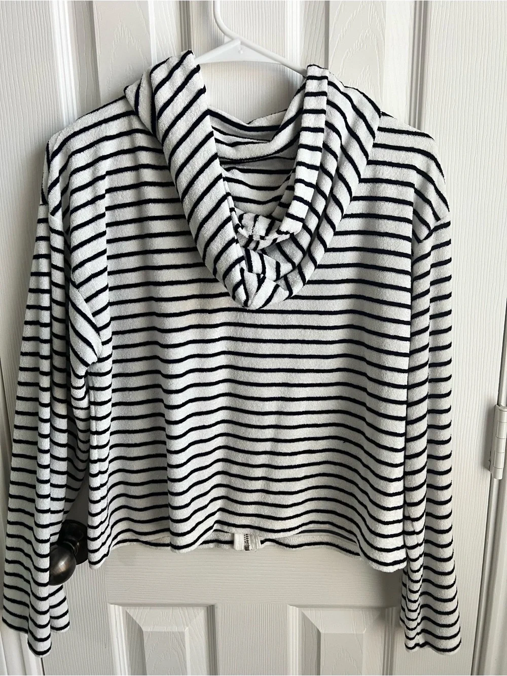 Starfit Black & White Striped Zip-Up Hoodie